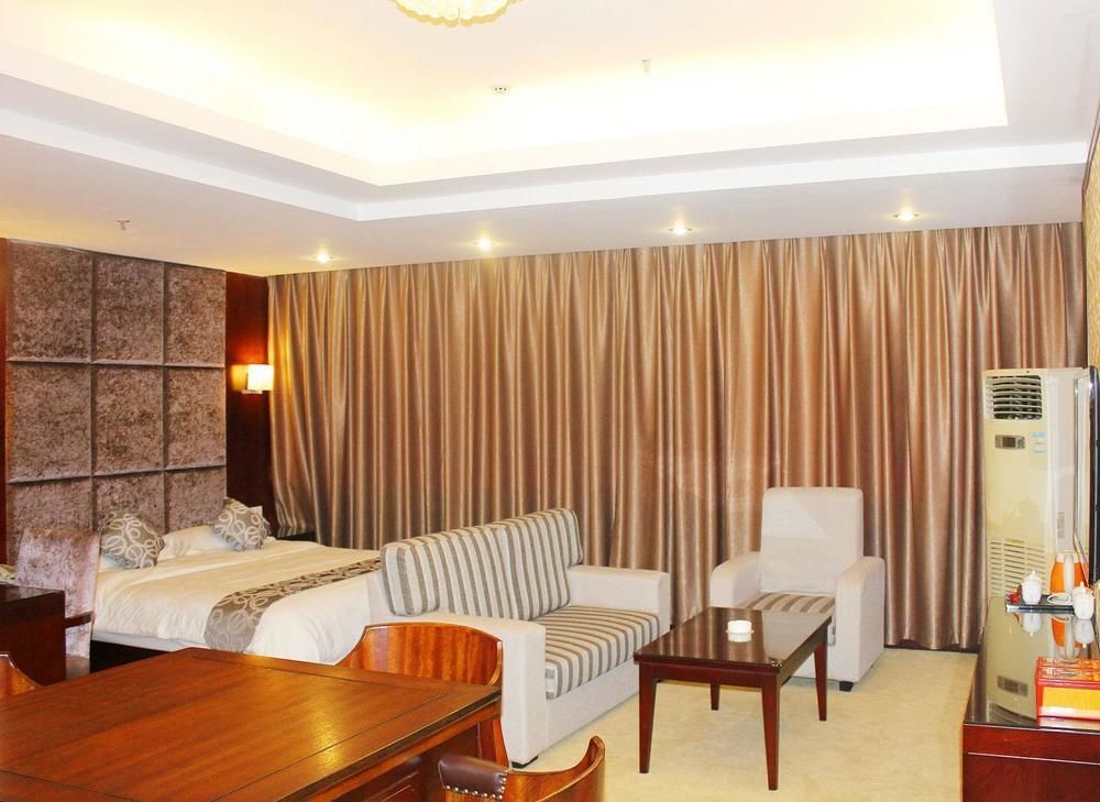 Chengdu Ronghome Hotel Exterior photo